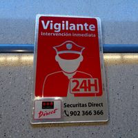 Chapa de metal con pegatina metálica